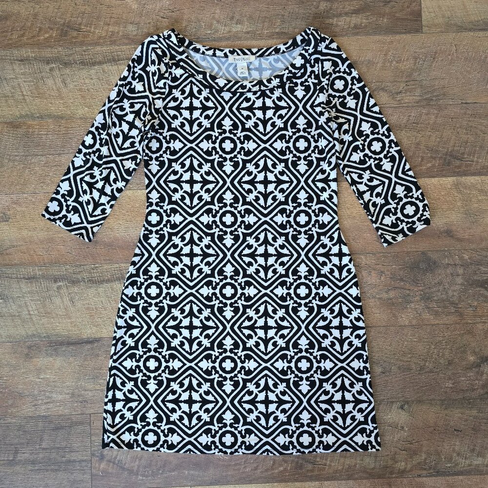 White House Black Market Stretch Dress 3/4 Sleeve Size M